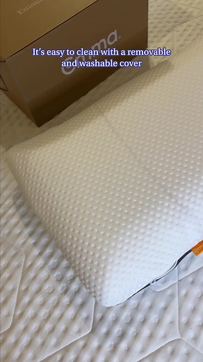 The search is over: the perfect pillow exists! With Emma's customizable Foam Pillow, you can play around with its height to suit your sleeping needs 😴 | Emma Sleep PH