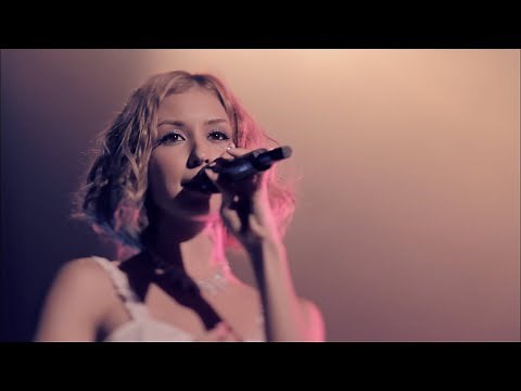 サイン / BENI “Lovebox” Live Tour 2010