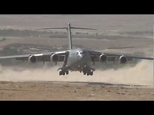 C17 Landing on dirt runway