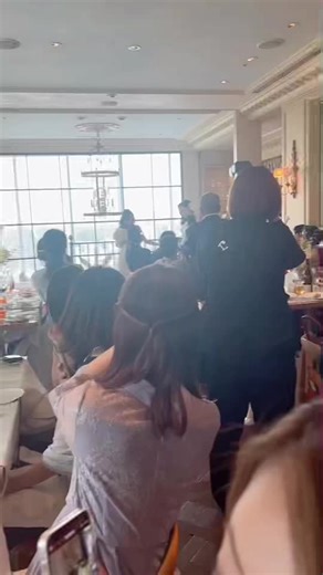 カラードレス本当に可愛かった👗 Brand New Dayでプリンセス入場 やっとプリンセスになれた〜 #同性婚 #レズビアン #同性カップル #lgbt🌈 #ビアンカップル #花嫁 #結婚式 #結婚式動画 #嫁と嫁 #disney #ディズニー #ディズニー35周年 #カラードレス#お色直し入場 #お色直しの登場曲 #プリンセス#dpt花嫁#dearsproducetokyo @Dears Produce TOKYO @Dears Wedding【公式】