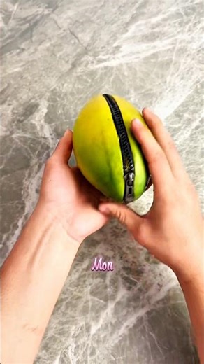 The mysterious mango in the bag: a sweet surprise or a funny taste? 🥭😲😂 #shorts