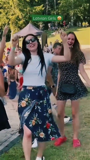 The Pussycat Dolls dance with me glamorous dance moves