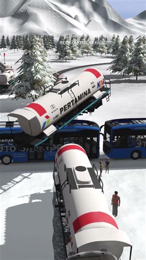 Train Avoids Collision with 2 Buses #train #indianrailways #railway #railtrack