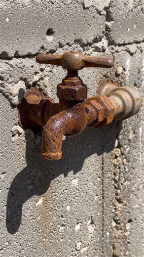 Foggy Rust Spray Cleaning on Old Water Tap Partial Restoration #Shorts