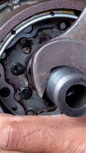 How to remove a Honda motorcycle magneto