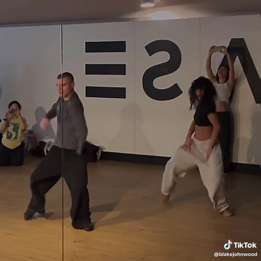 Dance Choreography to 'Cut My Hair' by Tate McRae