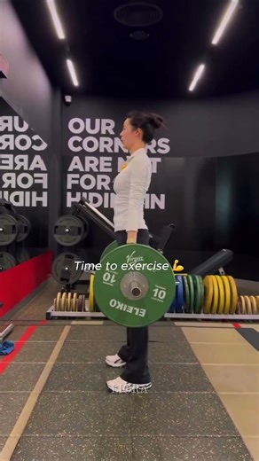 Time to exercise 💪 #lingorm #linglingkwong #ormkornnaphat