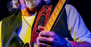 Morre Jack Sonni, ex-guitarrista da banda Dire Straits, aos 68 anos