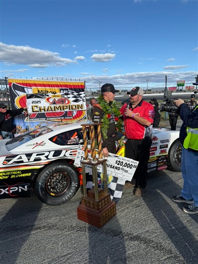 🏆 Champion du American-Canadian Tour 2025! 🇺🇸🇨🇦 Ça y est… On l’a fait! 🙌 Gagner un championnat aussi prestigieux que celui du American-Canadian Tour est un accomplissement incroyable et je ne pourrais pas être plus fière de mon équipe. Chaque course, chaque ajustement, chaque moment passé ensemble nous a menés ici. Mettre mon nom sur un championnat de cette envergure, c’est quelque chose que je n’oublierai jamais. Je suis extrêmement reconnaissant envers toutes les personnes qui rendent ça