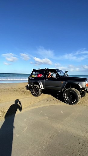 Filmed on a private beach drivin by professionals, dm me if u got a gq for sale 🤝 #rav4 #fyp #banana #td42