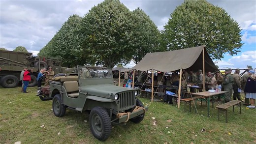 🇫🇷✨ #DIRECT | Événement unique en France 👉 Les Libertés Retrouvées se vivent à Donchery, dans les Ardennes, aujourd’hui, demain et dimanche ! 🎊🔥 🕊️ Entre commémorations de la Libération et 🎶 moments festifs pour toutes et tous, la manifestation rassemble 800 passionnés et 250 véhicules militaires. 👉 🎟️ Entrée gratuite & 🌟 ambiance conviviale : venez partager en famille ce rendez-vous exceptionnel au cœur des Ardennes ❤️ ! | Hello Ardenne