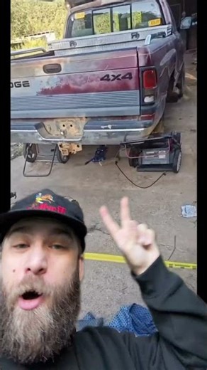 How to change an axle #jeeplife #offroad #jeepwrangler #4x4 #cars #car #ford #offroading #shorts