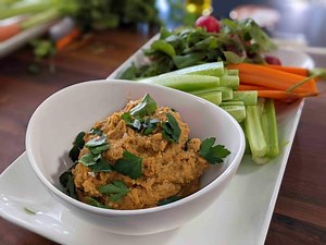 Spicy Chickpea Dip with Crudités