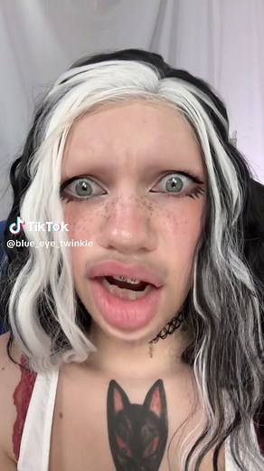 What is better with or without makeup? Lol #model #makeup