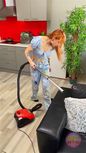 رد فعلها على هذه المقلب بالمكنسة الكهربائية لا يقدر بثمن! 😆🌀