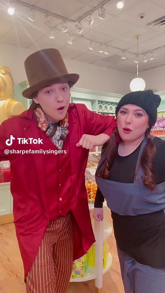 Wonka and Noodle…✌️😎#wonkamovie #wonka #sharpefamilysingers