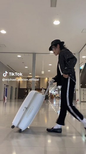 Michael Jackson Moonwalk: The King of Pop's Iconic Dance Move