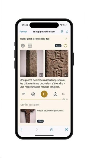 Comment les visiteurs scannent des QR codes pour explorer un audioguide Pathoura