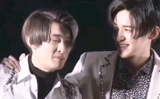 关于九小时直播里mmkj的一些小互动合集