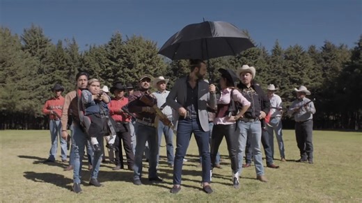168K views · 6.5K reactions | Emiliano Quintana está dispuesto a dar todo lo que trae para defender la plaza del Cártel de la Sierra, ¿lo conseguirá? Descúbrelo en el episodio de estreno de #ElJunior, #ElMirreyDeLosCapos, la primera #Narcomedia, este martes a las 9:00 p. m. MEX; repetición, jueves 9:30 p. m. MEX y sábado 10:00 p. m. MEX, por #DistritoComedia  | Distrito Comedia | Facebook