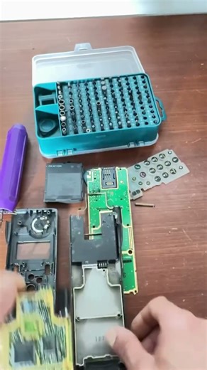 Gold Recovery From Old Phone 📱 | Extracting Gold Parts Inside | E-Waste Recycling