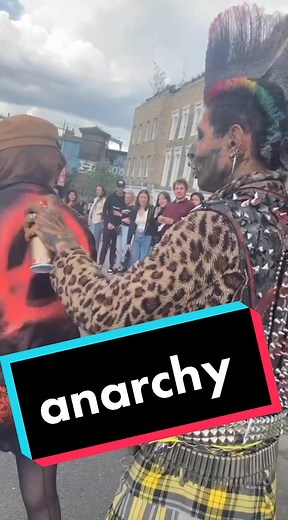 #ZOMBIEPUNK #punk #london #camdentown #camdenguy #unitedkingdom #zombie #legend #camdenboy #uk #camdenmarketldn #iconofcamden #historyofpunk #punk4life #upthepunx #camdenface #zombiepunk4 #punkz #punkhistory #anarchy #anarquia #knup #punksnotdead #diypunk #diy #helpapunkgetdrunk #camdentownlondon