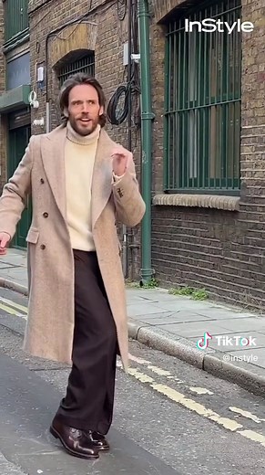 Sam Claflin: The Bonita Billy Dunne Dancing to Taylor Reid Jenkin's Hunger Games