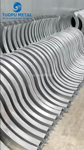 Are you looking for a unique ceiling design for your project? Don't miss the wavy alu baffle ceiling