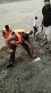 119K views · 84 reactions | Rescue operation is on to trace the 2 missing persons in flash flood at Neera, Ramban. Affected families being shifted to safer places: Deputy Commissioner, Ramban | Watch For more videos: https://bit.ly/2SKYQg0 | Zee News English | Facebook