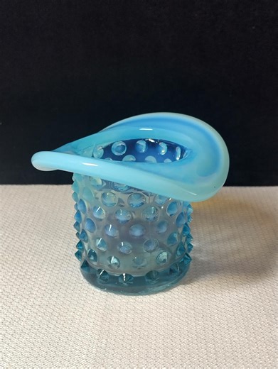 Vintage Fenton Blue Opalescent Hobnail Top Hat Glass Vase - Etsy