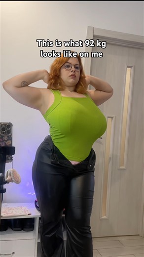 This is exactly what 92 kg looks like at a height of 158 cm! 😇❤️ #bodypositivity #biggirl