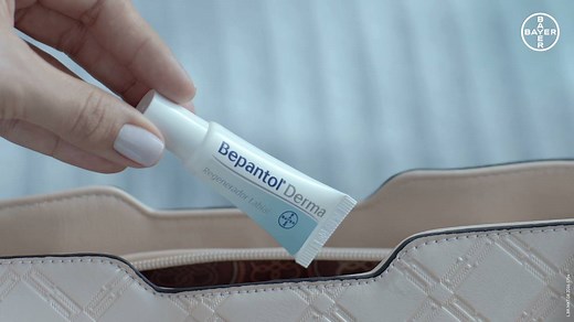 1.2M views · 12K reactions | Lábio hidratado é mais um detalhe que faz toda a diferença. Bepantol® Derma Regenerador Labial tem pró-vitamina B5, que hidrata intensamente a pele dos lábios e ajuda na renovação natural. É perfeito para ter sempre na bolsa. SAC 0800 723 1010 / sac@bayer.com | Bepantol Derma | Facebook