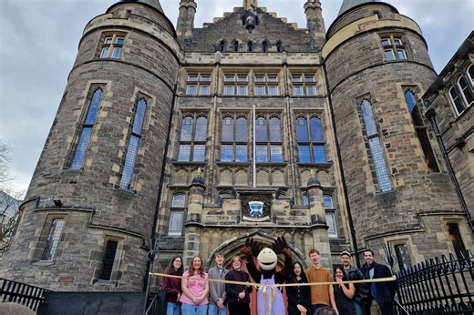 Edinburgh University's historic student union reopens after extensive refurb.mp4