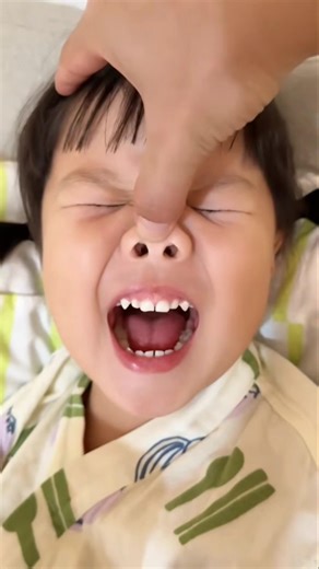 Don't blink. Perform a magic. Elsa's underwear. Human baby. Luxi's dad. Little Luxi