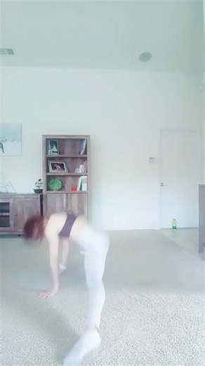 left foot slide ❤️ #keepingbusy #drake #fyp #foryou #foryoupage #quarantine #flex #gymshark #dance