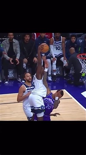 Ant-Man’s FEROCIOUS Slam Dunk🤯 #nba