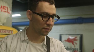 ⛽️ 'I’ve never played it before so I’m just gonna see what happens.' Bleachers sure got the spirit of our Take Away Shows. If you look closely, you'll see that even one of the cars shed a tear: bit.ly/Bleachers_Blogotheque | La Blogothèque