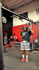 POST-WORKOUT NUTRITION GUIDE (For Muscle Growth & Recovery) If you’re training hard but not eating right after… you’re leaving gains on the table. Here’s what you need to know: 1. Protein Powder Isn’t Magic Use it as a tool, not a must. Whole foods should always be your first choice. Supplements are there to fill the gaps — not replace your meals. 2. Why Refueling After Training Matters During training, your body burns through stored carbs (glycogen). If you don’t eat after, you’ll feel drained 