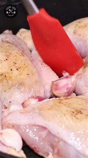 The Easiest and Fastest Garlic Chicken with Potatoes Without an Oven and Only 3 Ingredients
