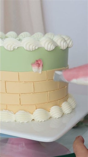 A must-learn recipe for cake decorating beginners! A soothing and delicately elegant design! #Making