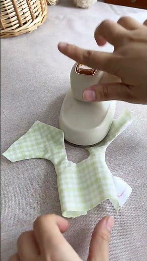 🌟🌟🌟Learn how to quickly make doll clothes—do you know these steps? 🥰🥰 #knittig #handmade #sewing