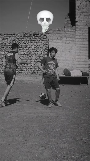 1vs1 Dribbling nutmeg skill 💀#footballedits #footballskills #tutorial #soccer #skills #viralvideo