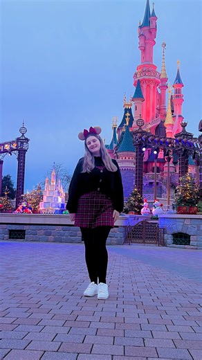Liss ✨ | Shine a Light ✨🎄 As tradition goes, I love to film a new dance clip every time I visit Disneyland. And so for my Christmas trip, it was a... | Instagram