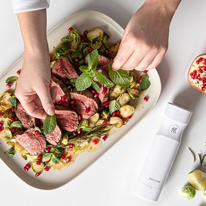 9.9K views | A sous vide beef fillet like you'd get in your favorite restaurant! ✨ Get all the steps right here ---> bit.ly/KS-sous-vide-beef-fillet | Kitchen Stories | Facebook