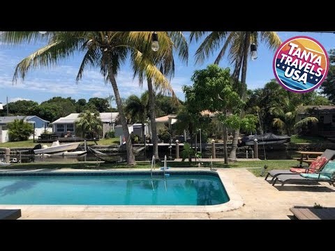 Modern Spanish Villa- Pool- By River-Tropical !!! | United States 🛏️