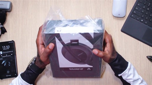 Bose 700 NC Headphones Unboxing, First Impressions!