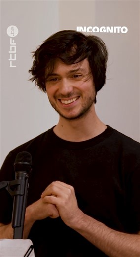 😍 Moment suspendu dans cet épisode d'"Incognito" avec Félix Radu et son titre "20H33"... 🎤📜 Par la justesse de ses mots et la douceur de son interprétation, il transforme chaque phrase en pure émotion. Un poète des temps modernes dont le talent résonne avec force et délicatesse. 🖋️ 💖 ℹ️ « Incognito", c'est tous les vendredis avec Tania Garbarski officiel et Charlie Dupont, couple aussi complice à la scène qu'à la ville, qui accueillent des invités dont ils ne connaissent pas l'identité à l'