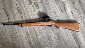 新玩具开箱，Ruger 10/22，安装红点，靶场射击