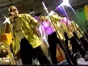Llega Grupo Mania con “Como baila” canta Oscar Serrano "Que Loco" | Studio A Live Show