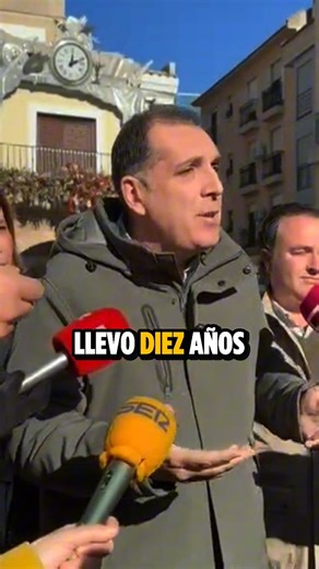 VOX 🇪🇸 on Instagram: "🔴 Samuel Vázquez desde Ciudad Real: "¿Cómo se sale de una violación salvaje con 14 años? El agresor marroquí llevaba meses en ese pueblo con conductas antisociales. Nadie le frenó, nadie le expulsó y ahora una niña paga las consecuencias de las políticas del bipartidismo"."